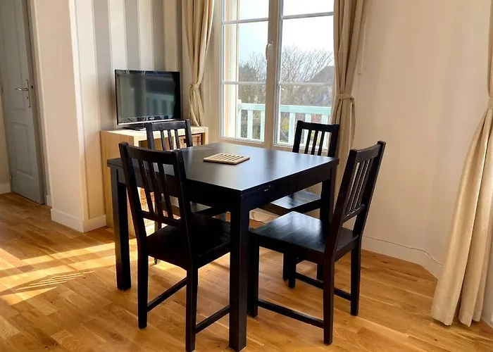 Eventail Agreable 2 Pieces Proche Et *