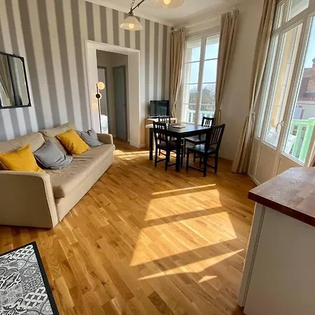 Eventail Agreable 2 Pieces Proche Et Daire Cabourg